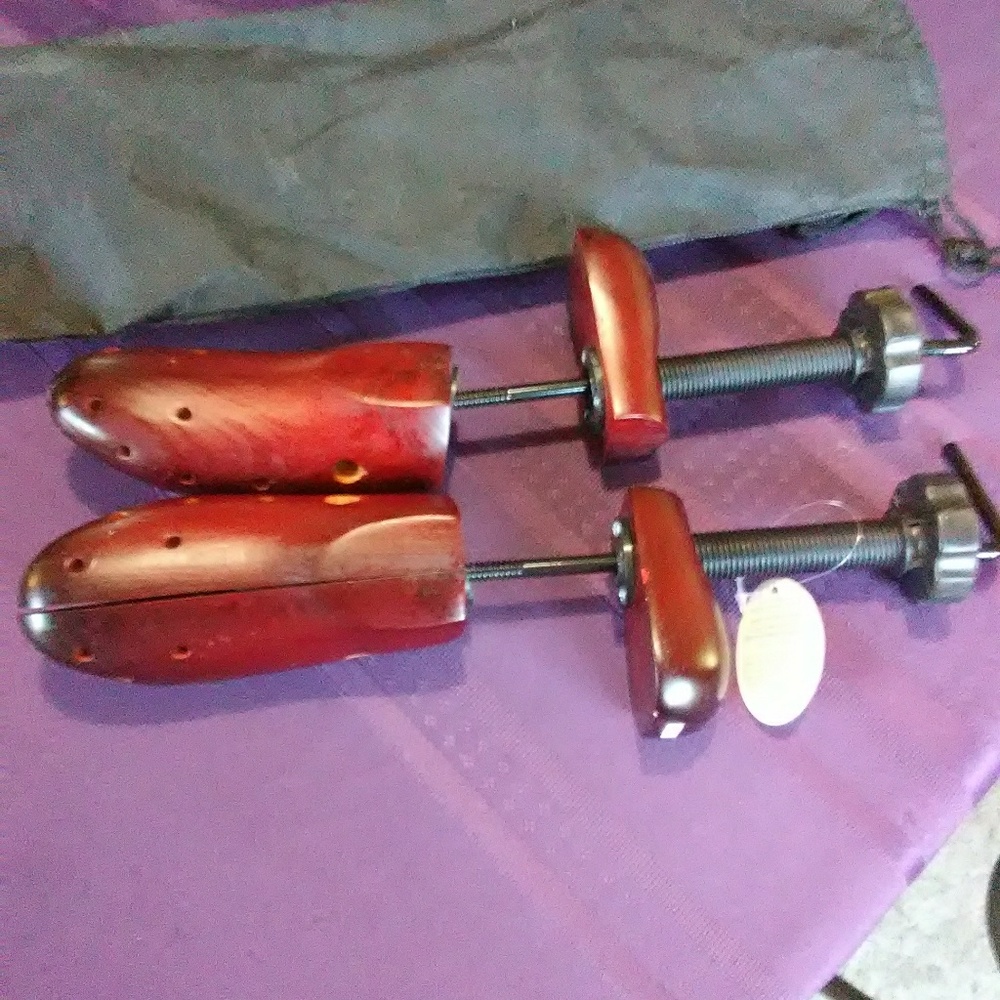 Woman Mahogany Shoe Stretchers